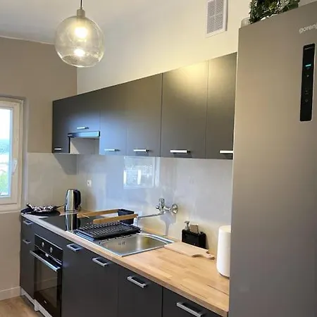 Pod Sadeckim Niebem Apartman *